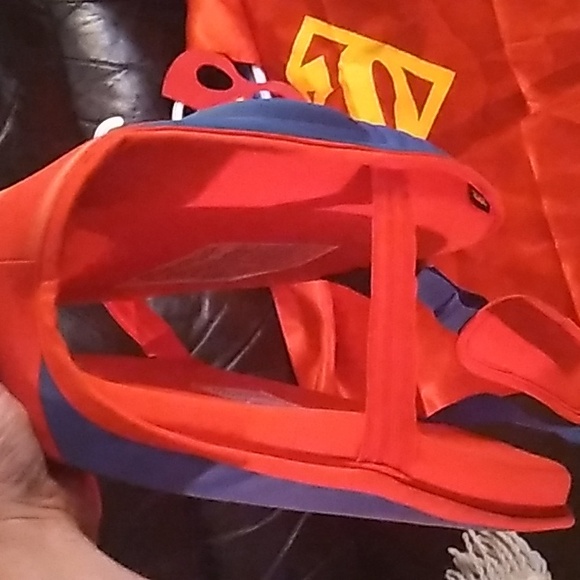 HALLOWEEN COSTUME- SUPERMAN, 3 Piece Set, (Kids size M/L), (33-55 pounds) - Picture 15 of 16